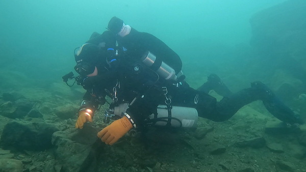 diver on bottom of Vobster